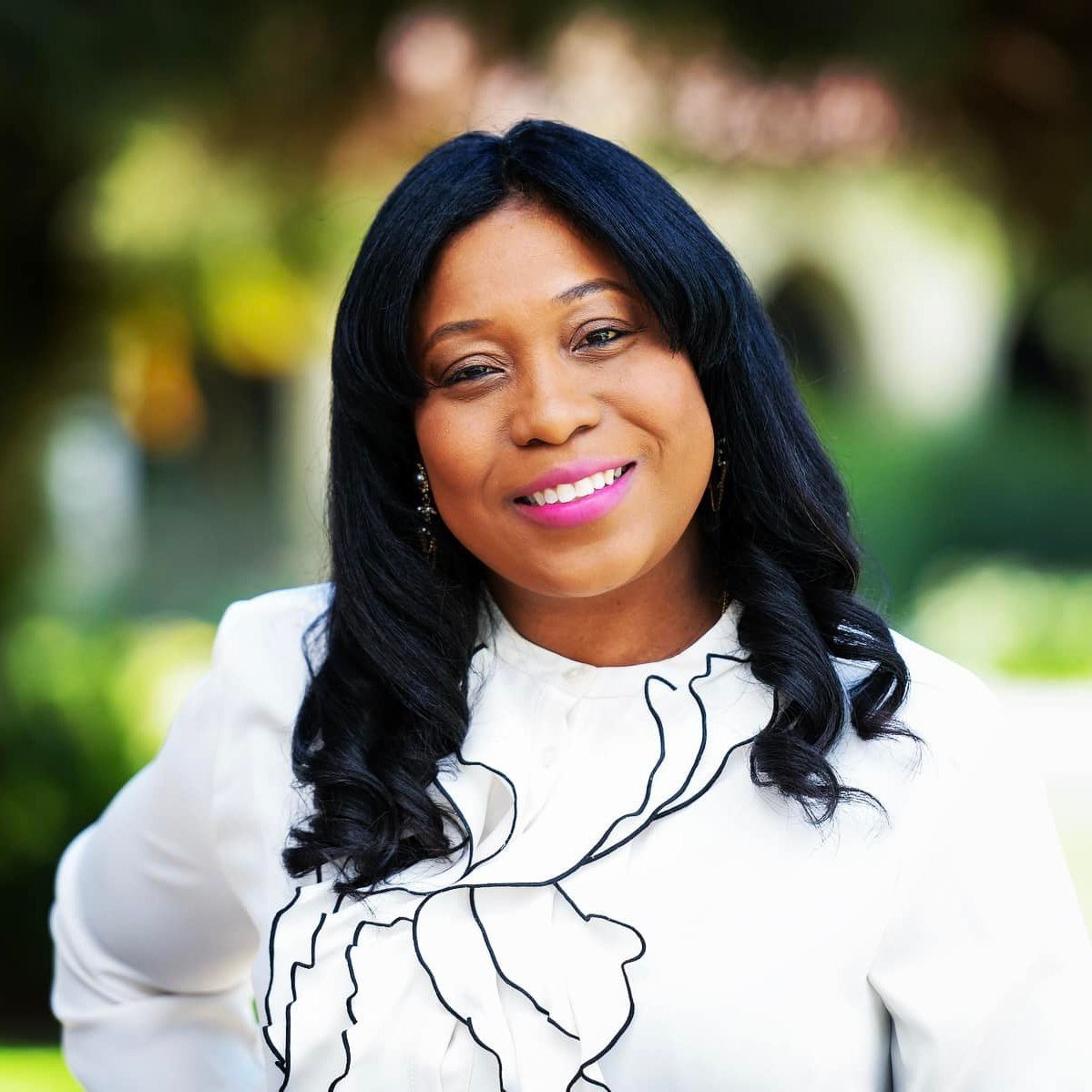 Dr. Kendra Flores-Carter DSW